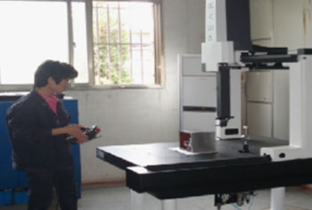 Trilinear Coordinates Measuring Instrument